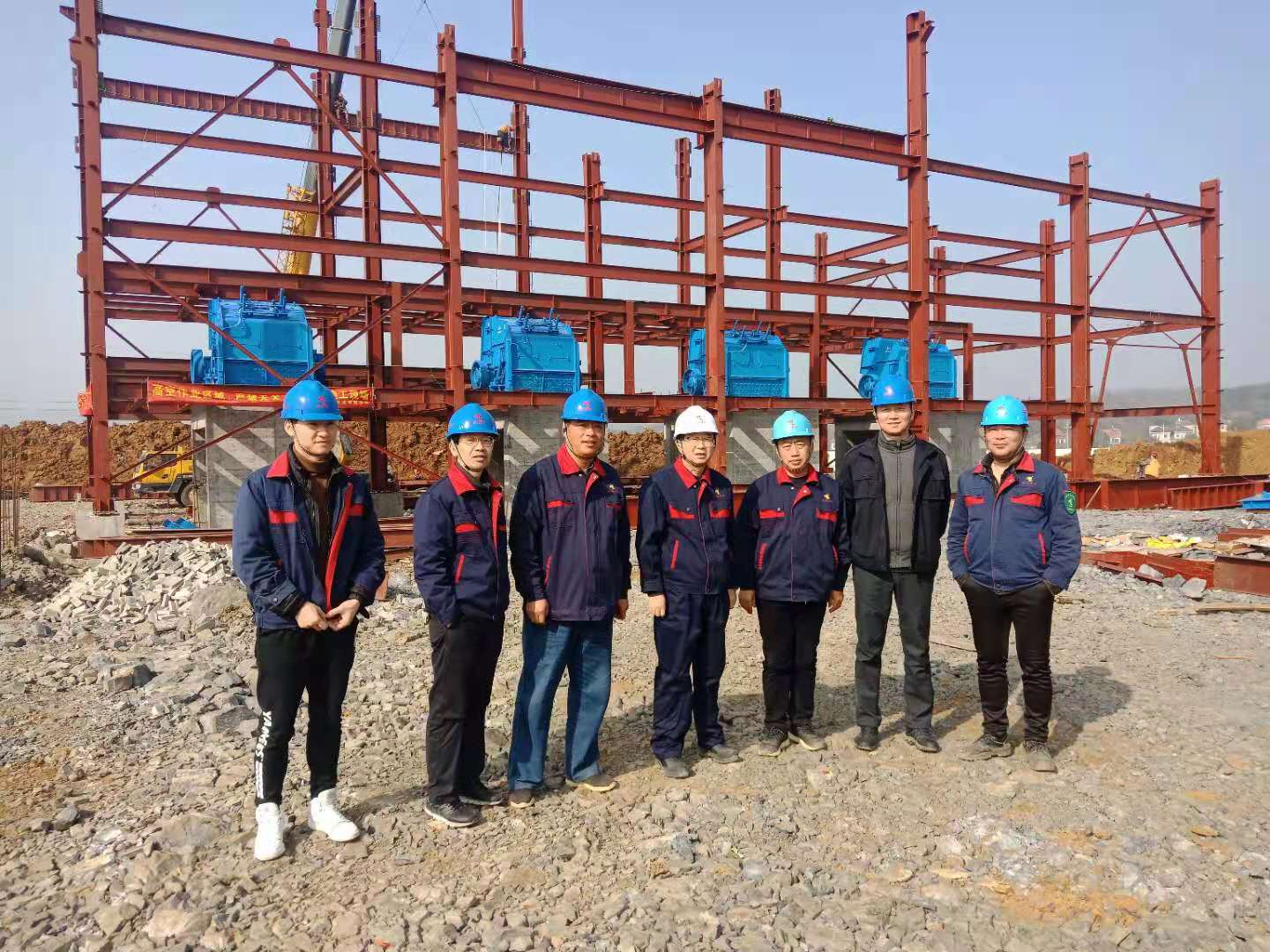 公司黨委書(shū)記王伍升一行到江西彭澤金力石項(xiàng)目部調(diào)研